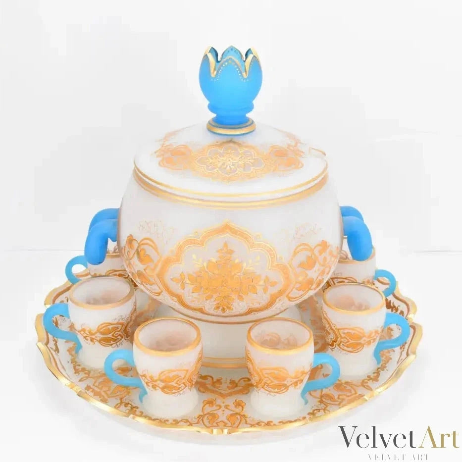 Cuenco de cristal de ópalo de Moser del siglo XIX, ejemplo de vidrio soplado decorativo del periodo