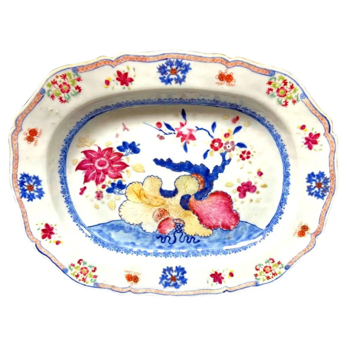 Plato de Porcelana Famille Rose del Siglo XVIII
