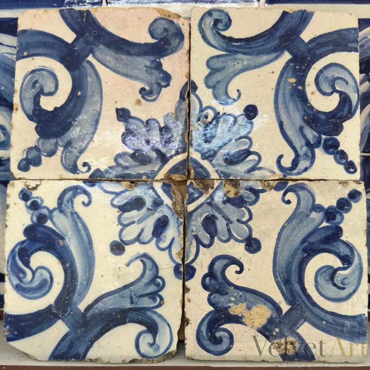 Cuatro Azulejos Portugueses del Siglo XVII: Cerámica Barroca Original para Colección