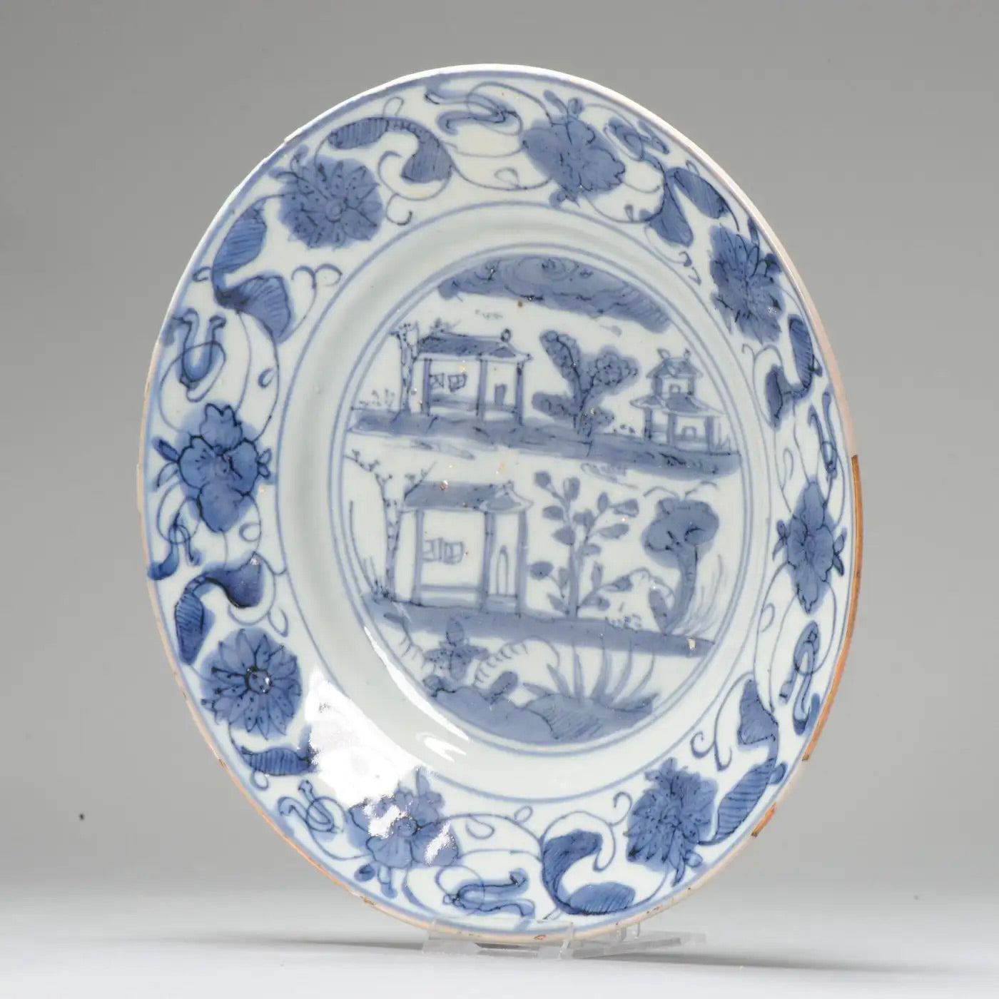 Plato de Porcelana China Ming | Casa Europea, 1635-1650