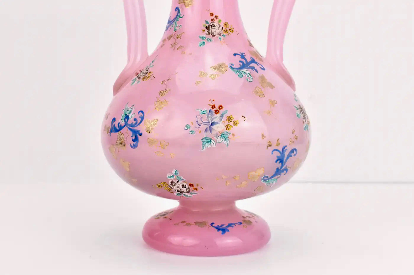 Jarrón de Cristal de Moser Esmaltado de Ópalo Bohemio, 1860