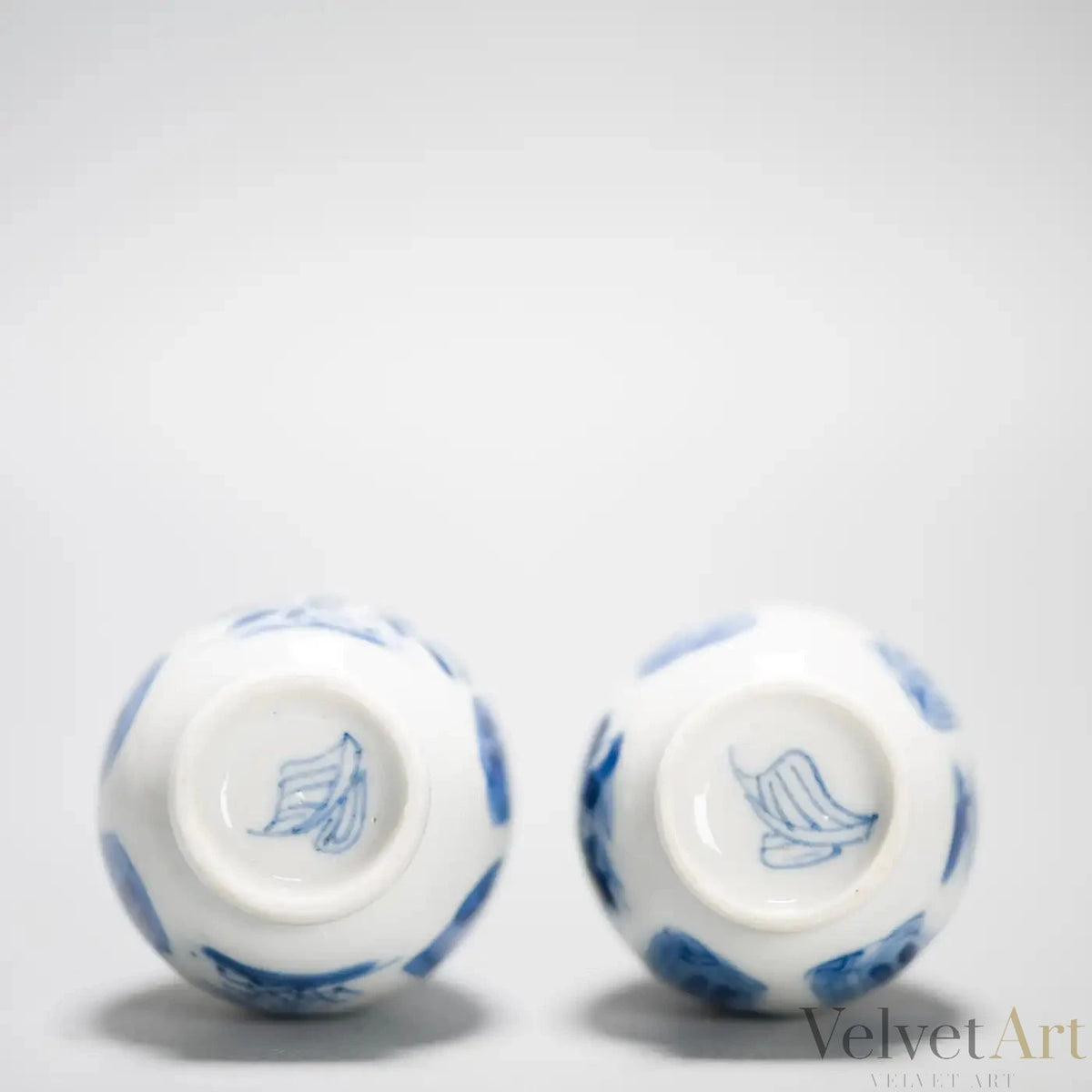 Jarrones Kangxi Azul y Blanco | Damas y Flores | Siglo XVII