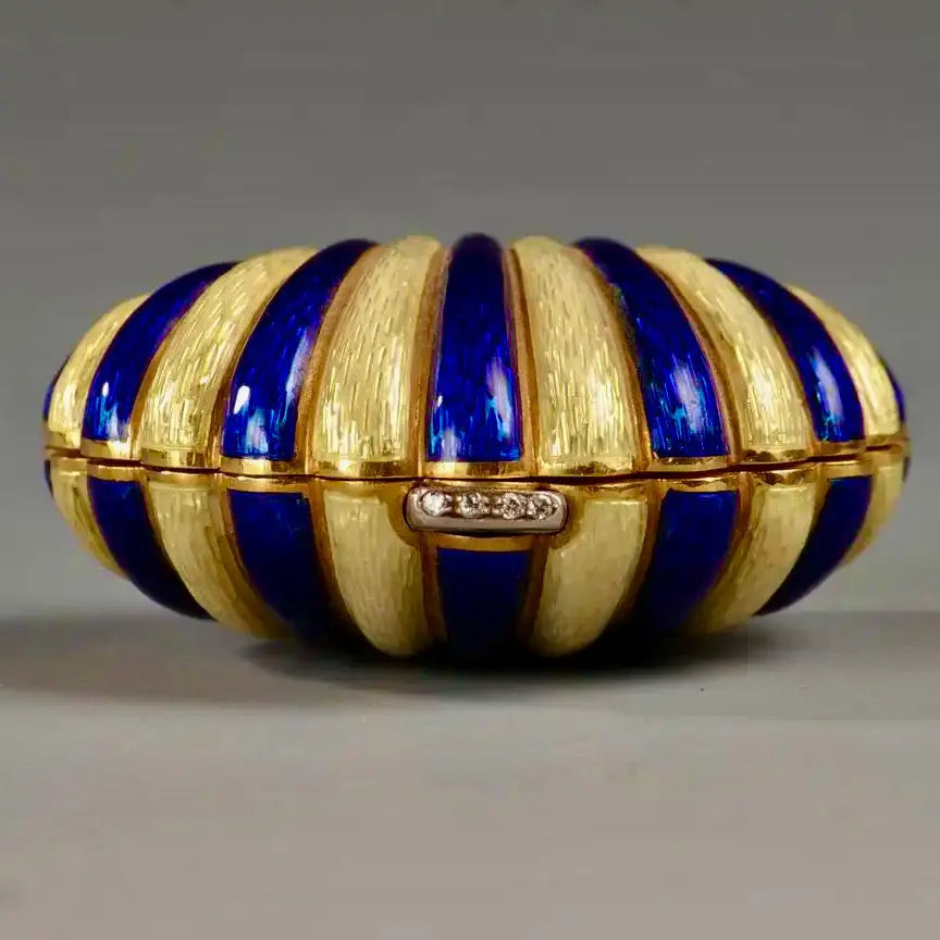 Bolso de Oro y Esmalte con Diamantes, 1920