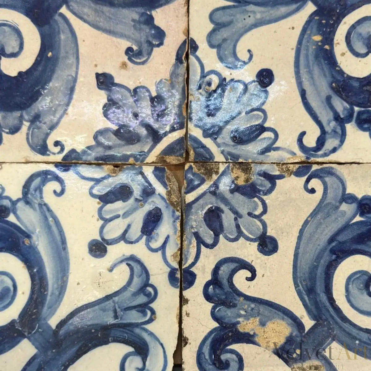 Cuatro Azulejos Portugueses del Siglo XVII: Cerámica Barroca Original para Colección