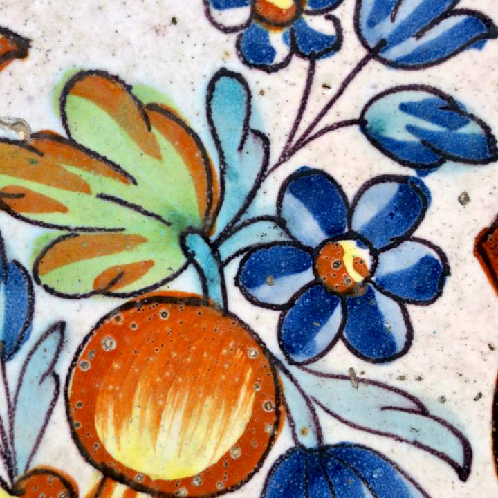 Azulejo de Manises con Decoración Floral | Valencia, Siglo XVII