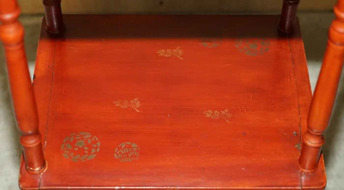Mesa de Costura Anglo Japonesa Lacada Roja Siglo XIX