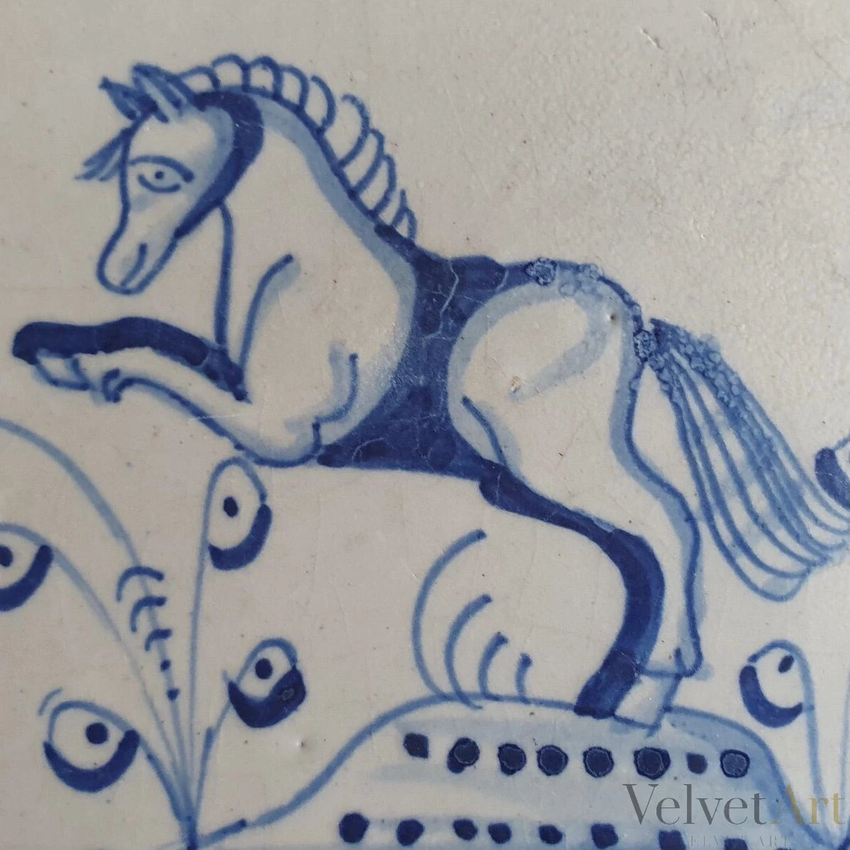 Azulejo Azul de Delft de 1640 | “Caballo”| Flor de Lis y Balaustres