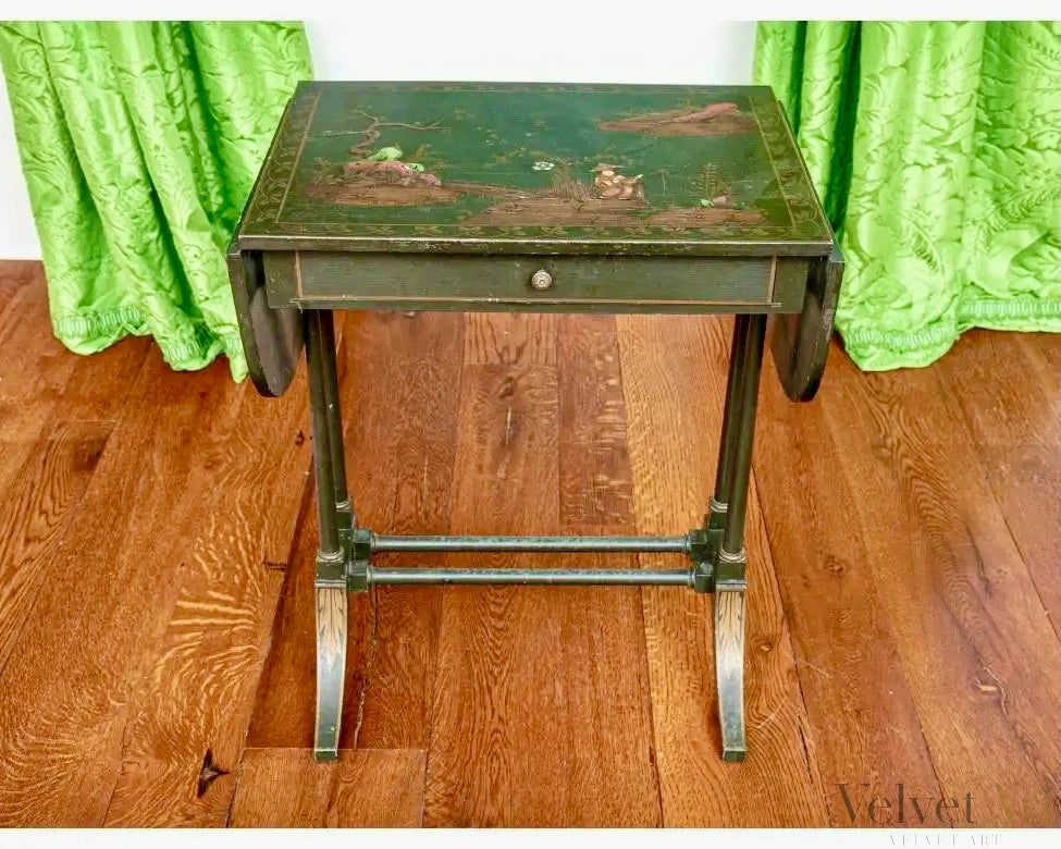 Mesa Abatible Estilo Chinoiserie Pintada a Mano, años 1920–1930