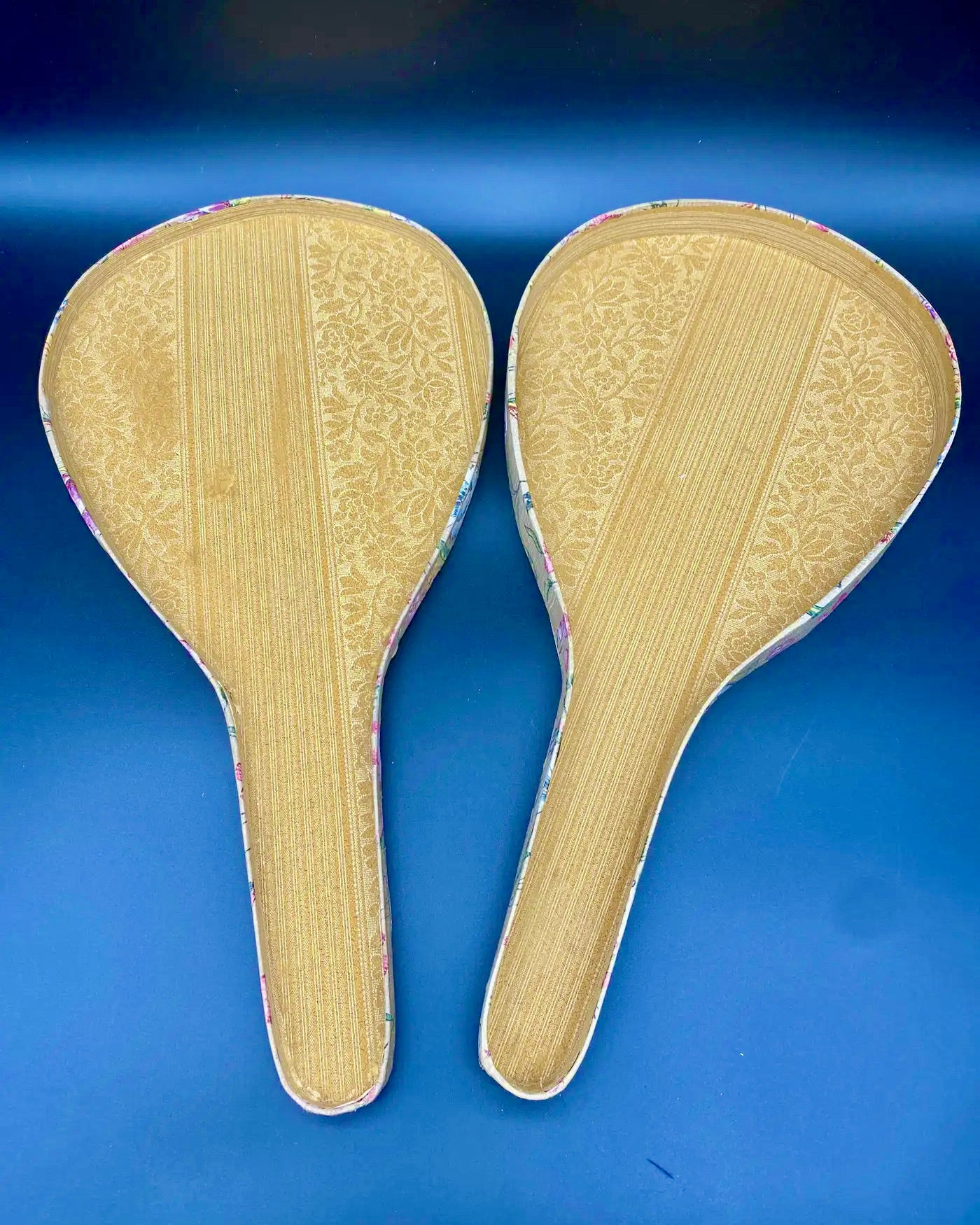 Abanicos de Seda y Asas de Madera Dorada | China, Siglo XIX