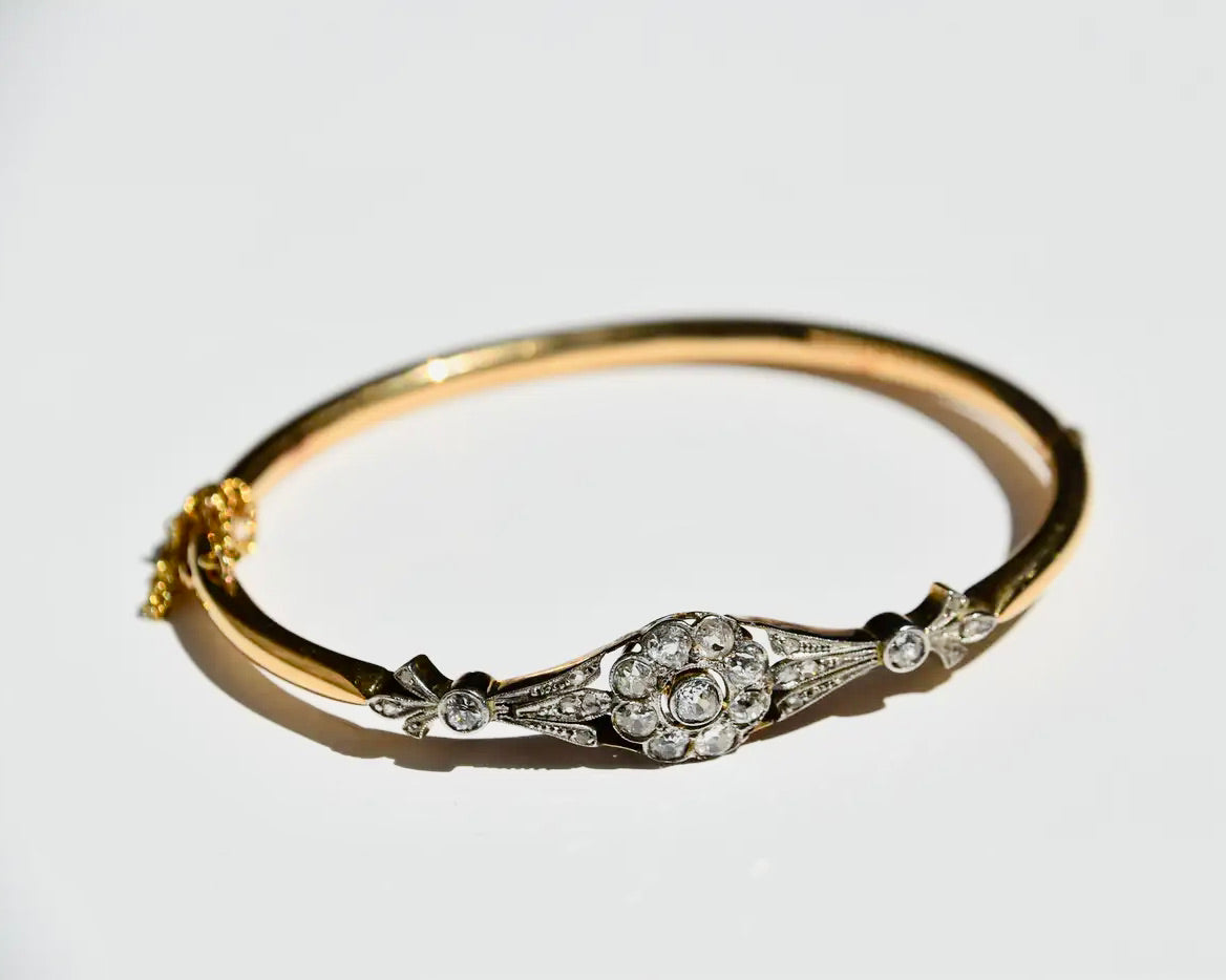 Brazalete Floral de Oro y Diamantes Talla Rosa de 1910