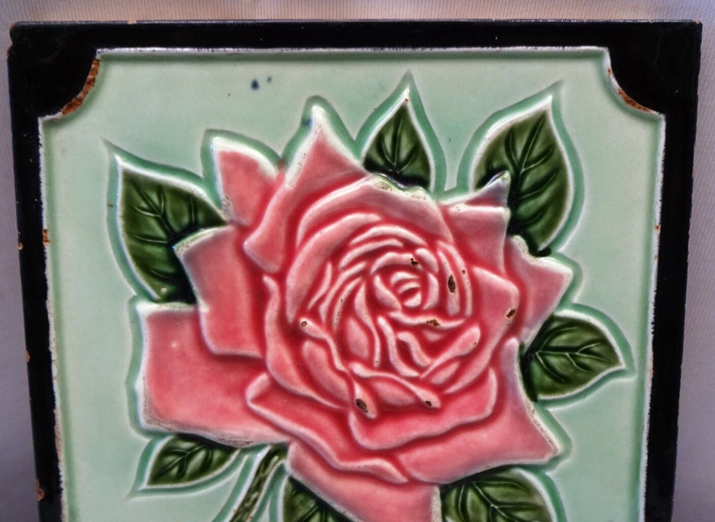Azulejo "Rosa" Mayólica de colección Art Nouveau
