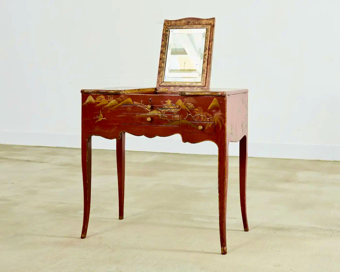 Tocador inglés Queen Anne con Laca Chinoiserie, siglo XIX