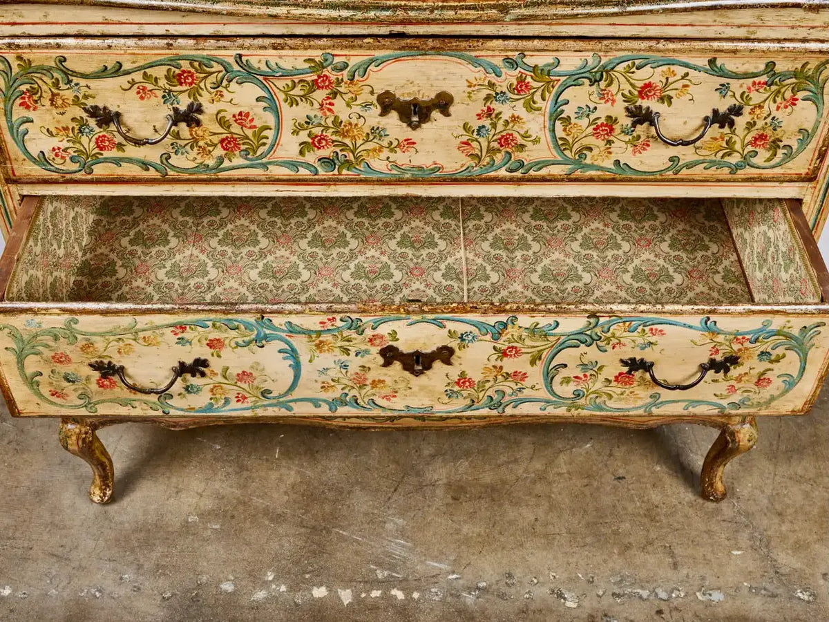 Cómoda Veneciana Pintada a Mano 1800