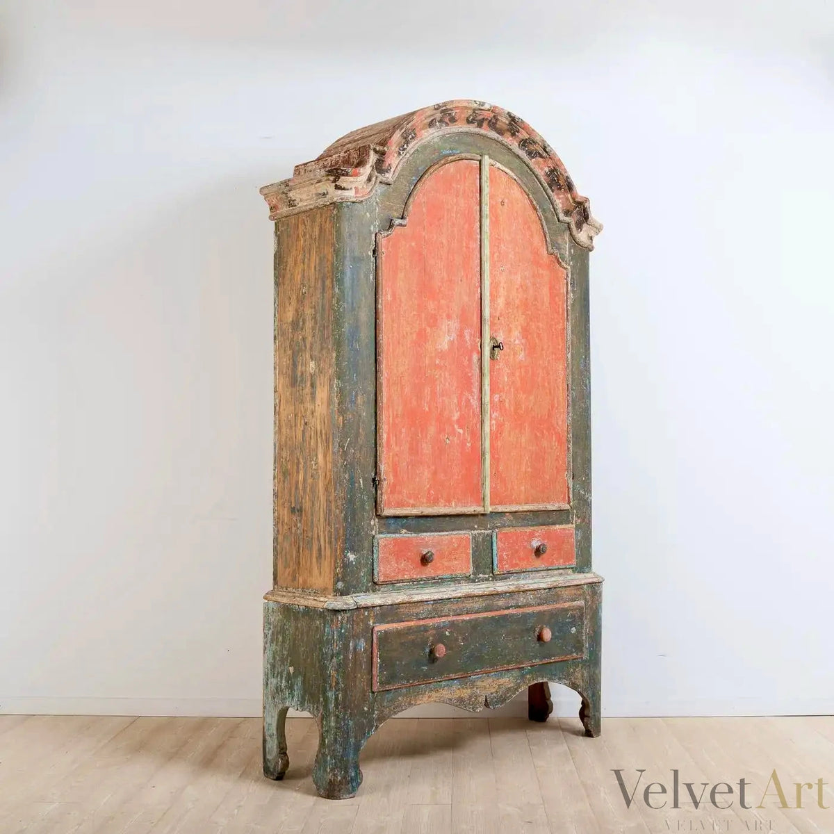 Gabinete rococó sueco de pintura original de 1780