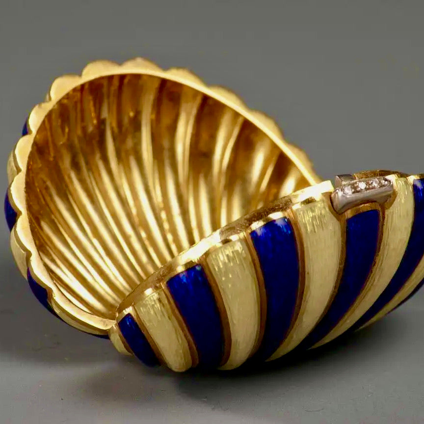 Bolso de Oro y Esmalte con Diamantes, 1920