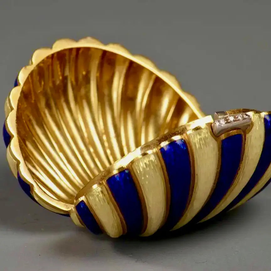 Bolso de Oro y Esmalte con Diamantes, 1920
