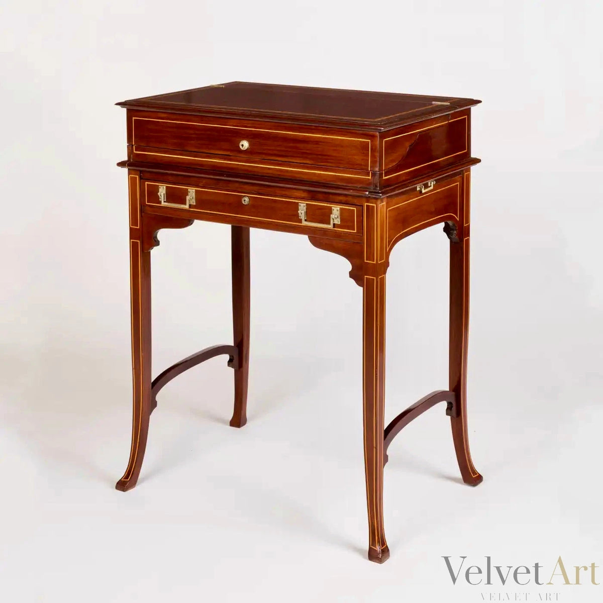 Tocador Eduardiano de Caoba con Accesorios Firmados A\&J Zimmerman, Inglaterra, 1905