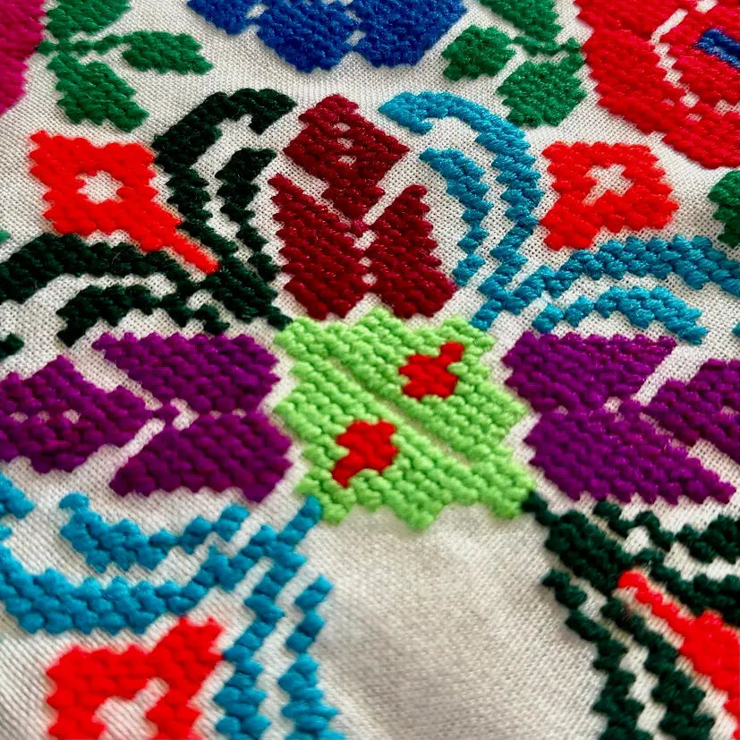 Toalla Bordada Decorativa de Rumanía, 1980