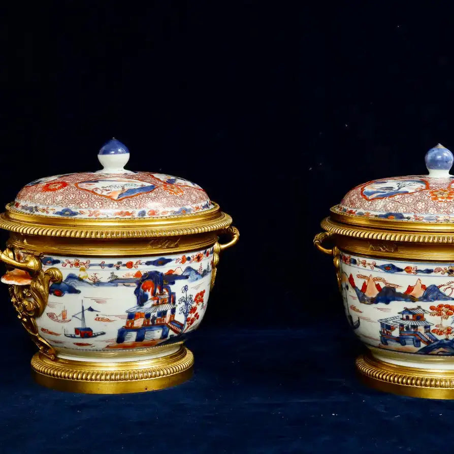 Porcelana Imari China y Cachepots en Ormolu Francés