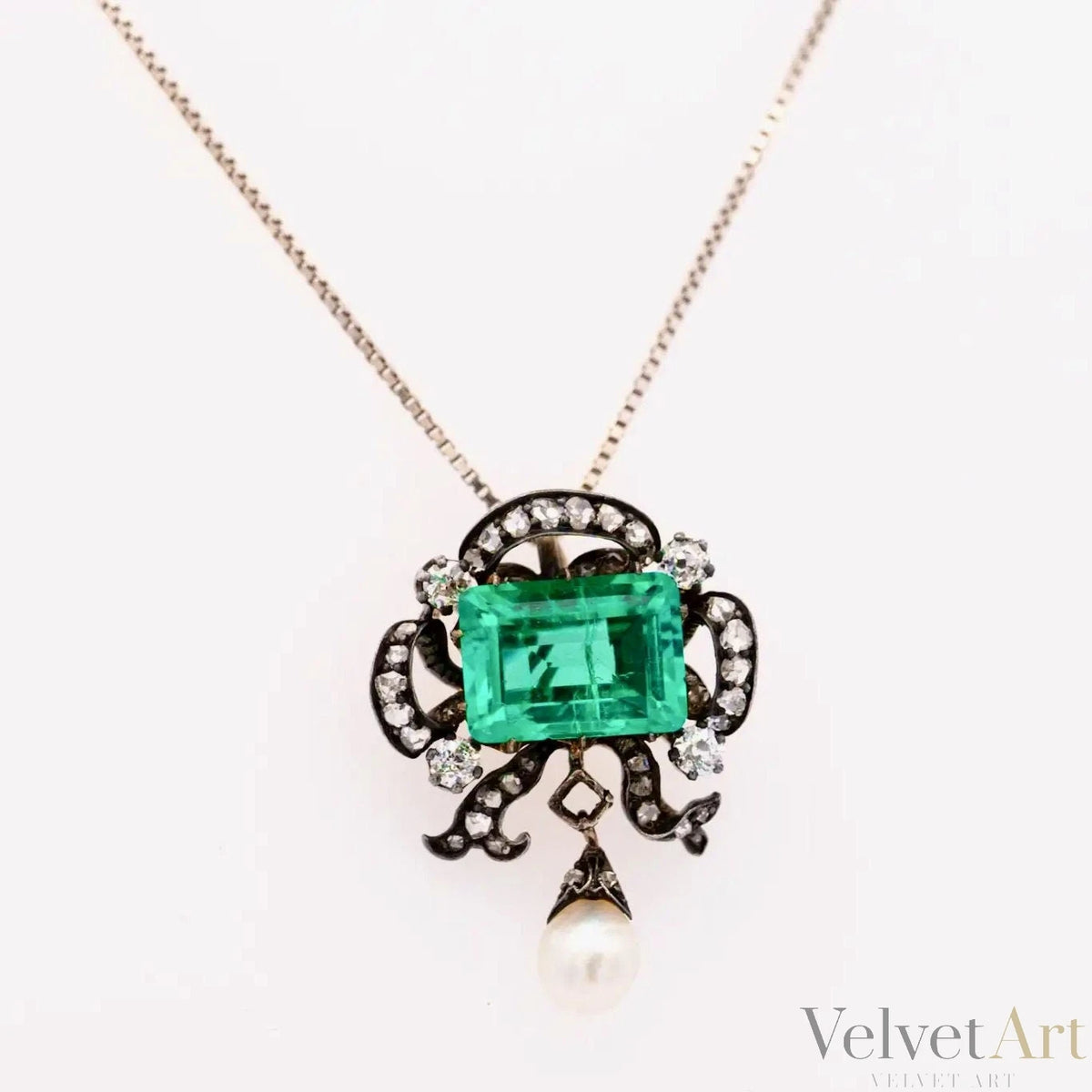 Colgante Victoriano Esmeralda Colombiana, Perla y Diamantes de 1880