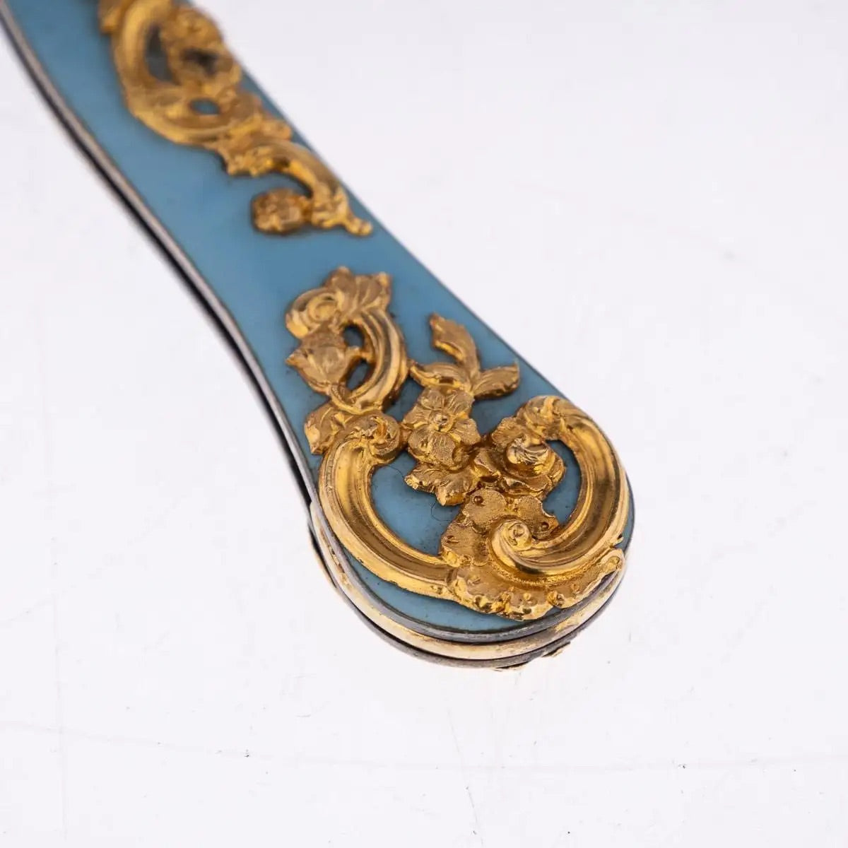 Juego Etui Francés de Oro Montado Sobre Madreperla, 1870