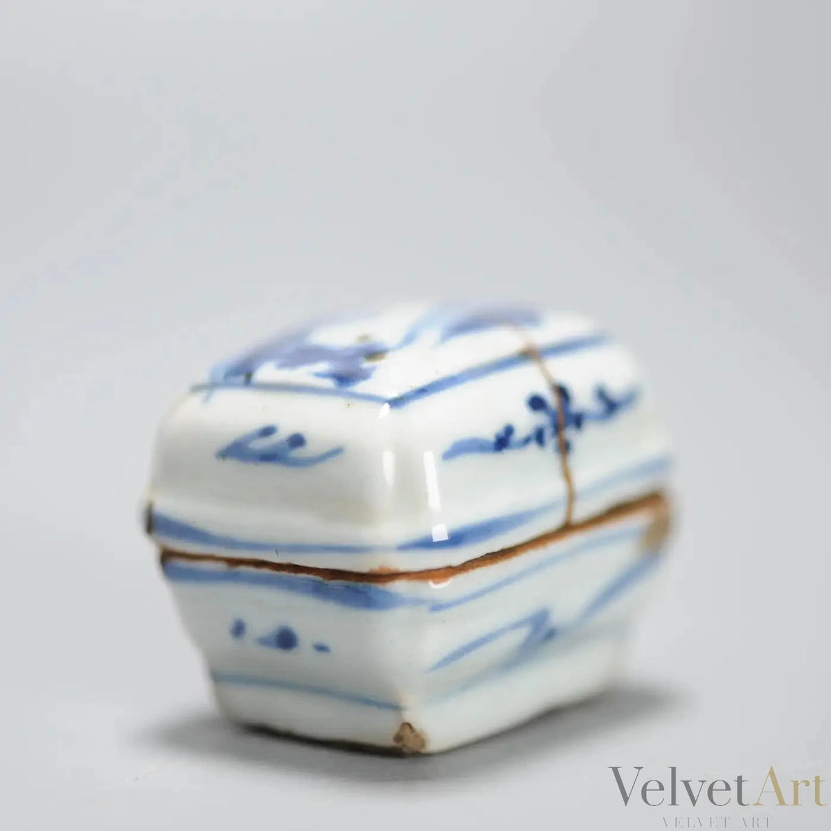 Recipiente de Incienso de Porcelana China en Forma de Cesta, Periodo Tianqi, Siglo XVII