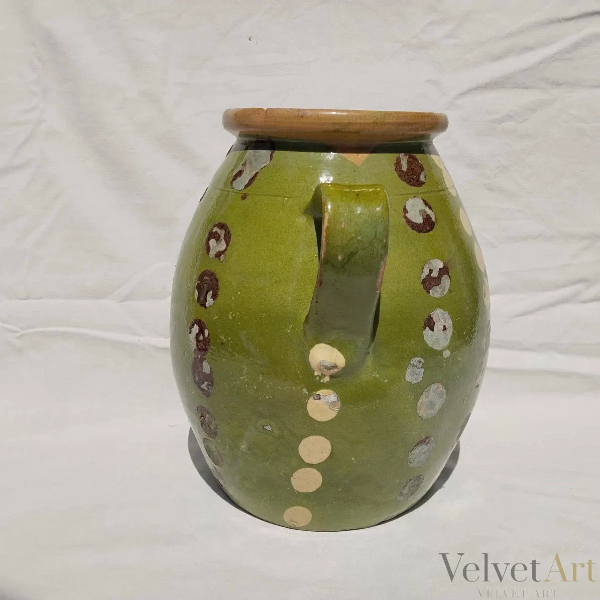 Jarra de Leche Húngara Esmaltada en Verde, 1910 – vista 3 de 5