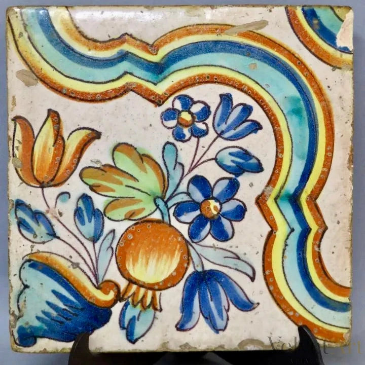Azulejo de Manises con Decoración Floral | Valencia, Siglo XVII