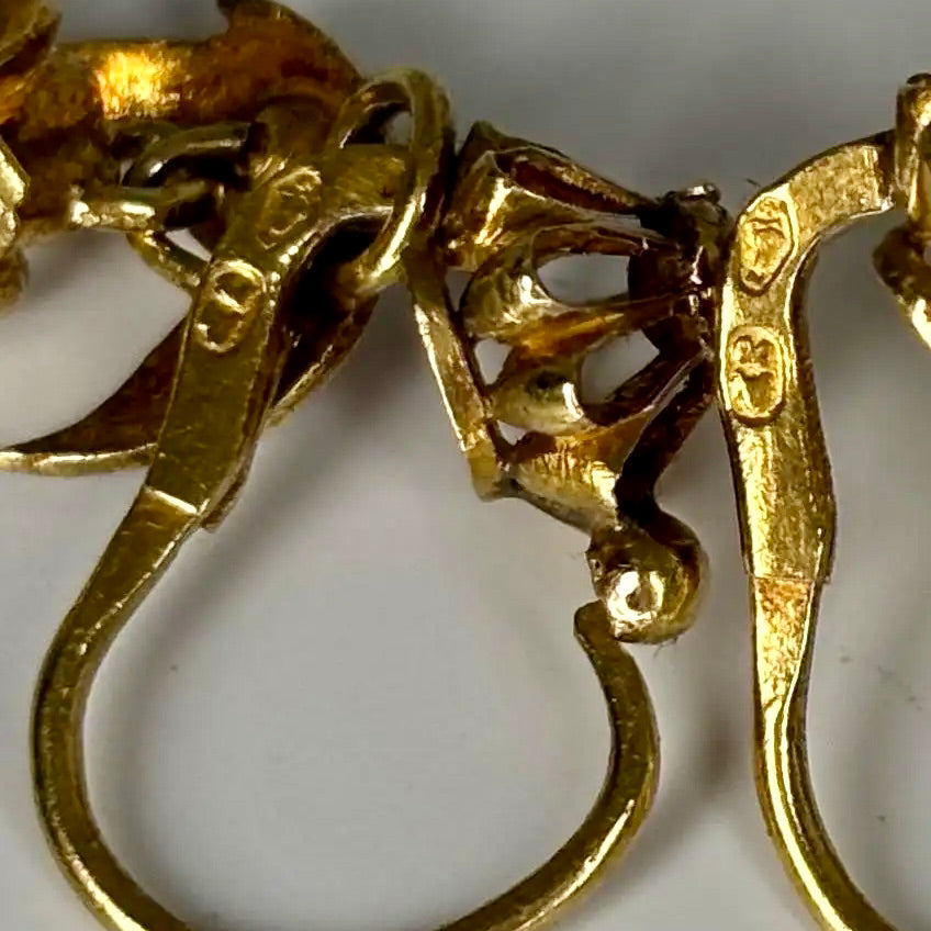 Pendientes Astrohúngaros con Diamantes Talla Rosa del Siglo XIX