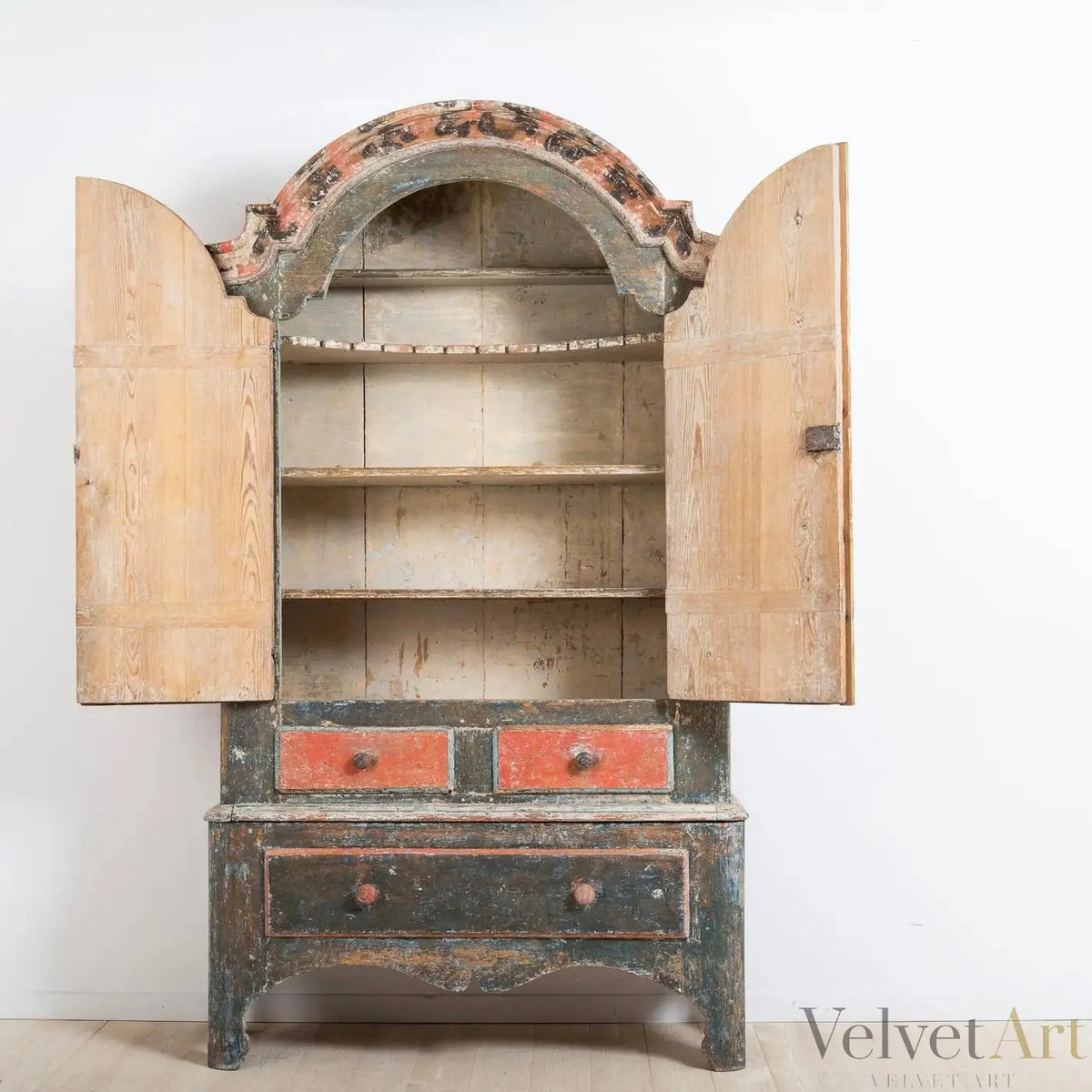 Gabinete rococó sueco de pintura original de 1780