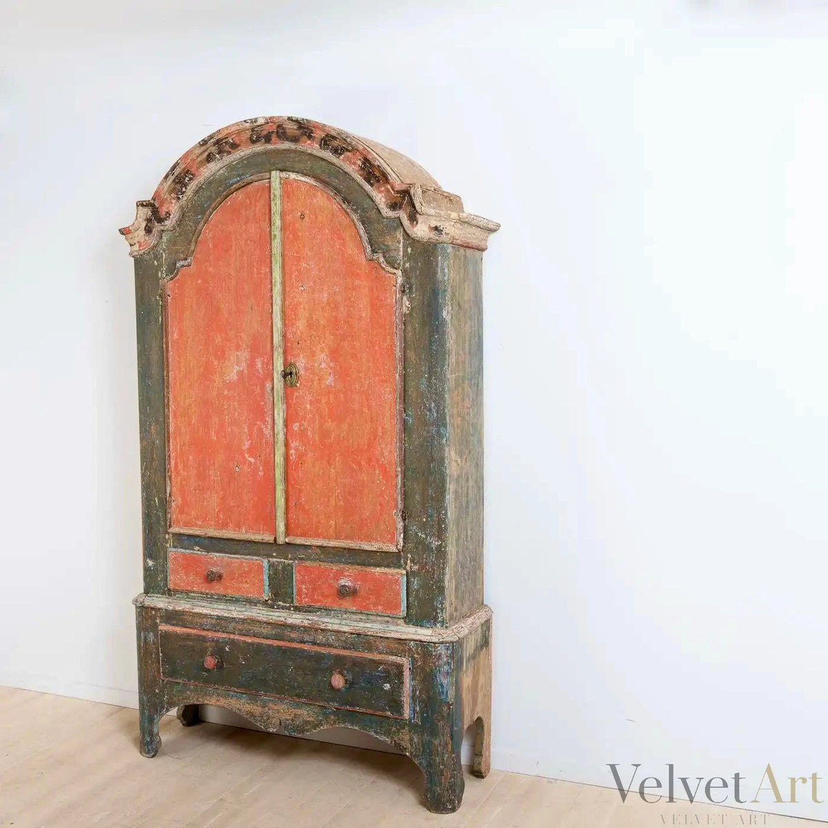 Gabinete rococó sueco de pintura original de 1780