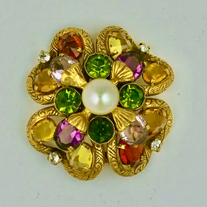 Broche de Coco Chanel Trébol con Perla de 1957