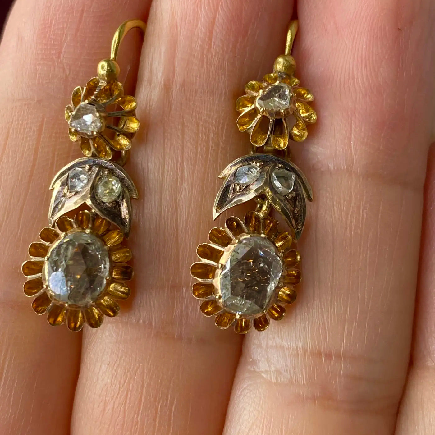 Pendientes Astrohúngaros con Diamantes Talla Rosa del Siglo XIX