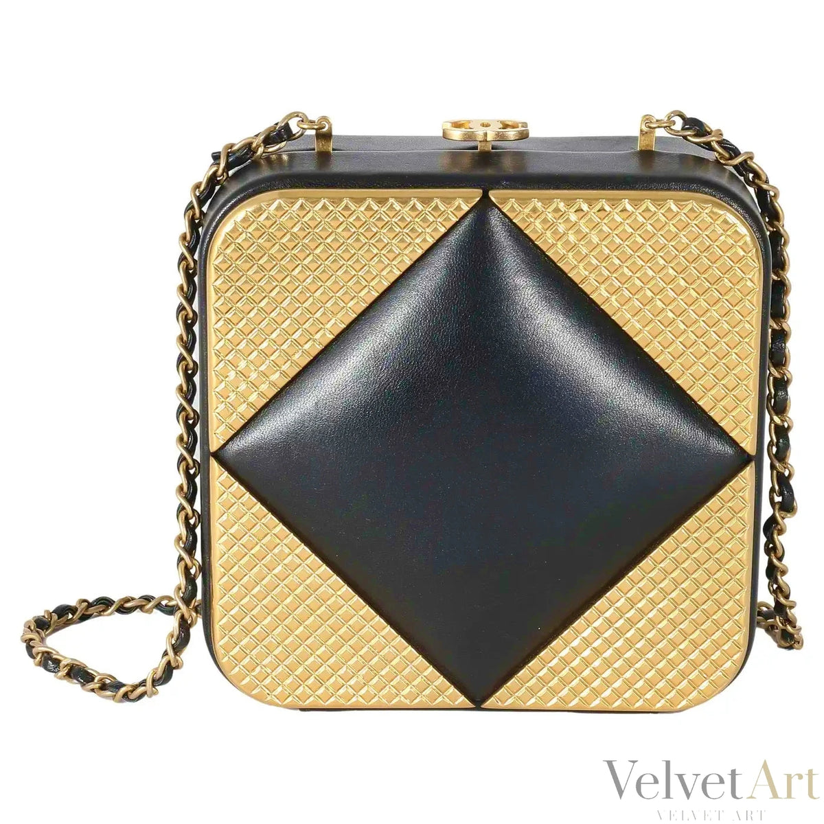 Clutch Chanel CC Cuadrado en Piel de Cordero Negra y Metal Dorado
