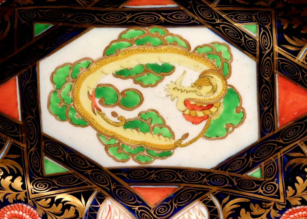 Porcelana Coalport Chinoiserie con Dragón y Leones Amarillos | Inglaterra, 1805