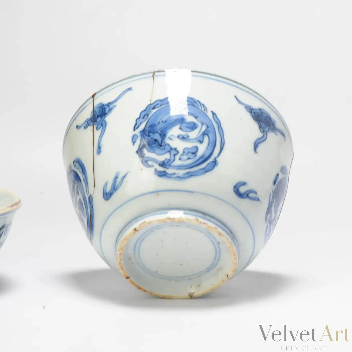 Raro Tarro de Porcelana China | "Chilongs" | Periodo Ming Wanli, 1600