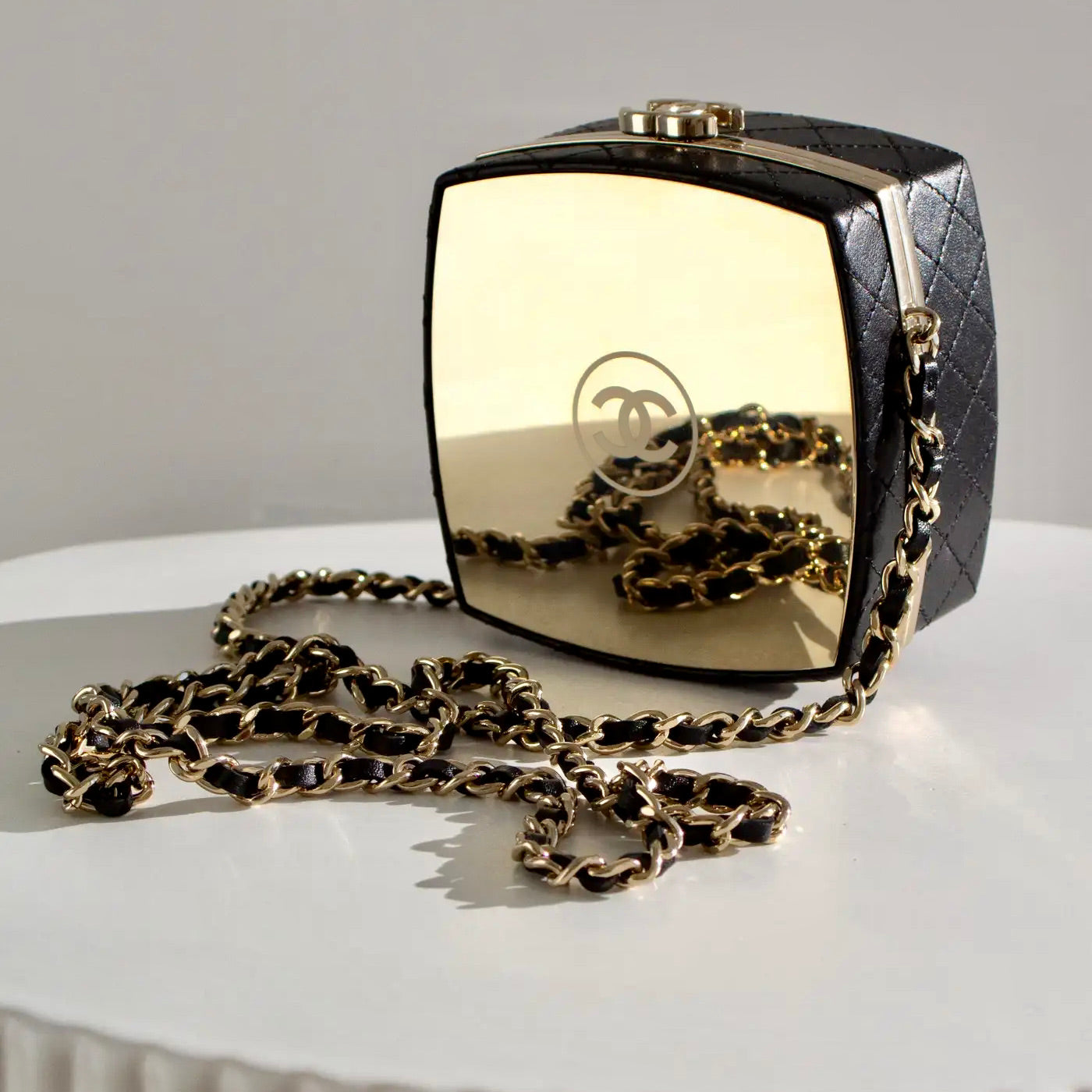 Bolso Chanel Dorado y Cuero de Cordero con Espejo de 2010