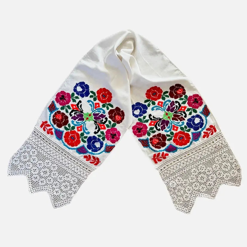 Toalla Bordada Decorativa de Rumanía, 1980