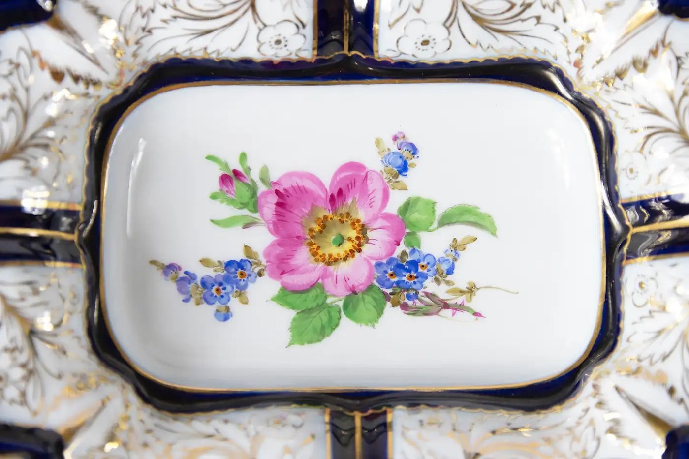 Plato Hondo de Porcelana de Meissen con Asas