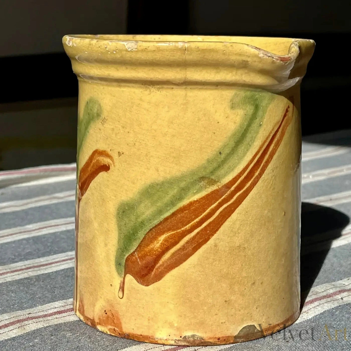 Jarra de Loza Jaspeada de Saboya – Cerámica Tradicional Francesa de 1890