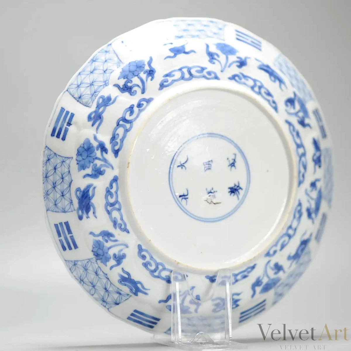 Plato Cheghua Periodo Kangxi del Siglo XIX en Azul Cobalto