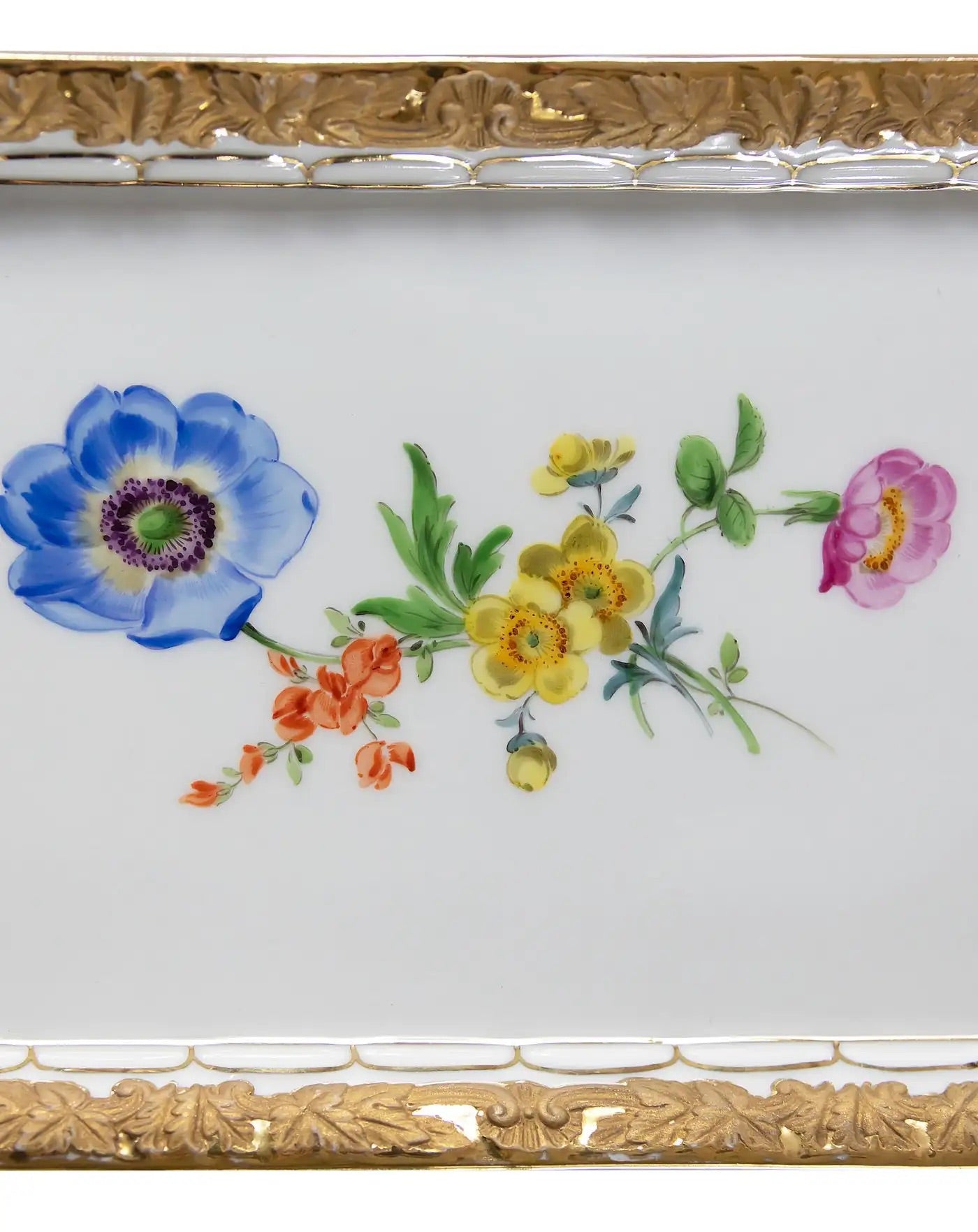 Bandeja de Porcelana Dorada Pintada a Mano, Meissen