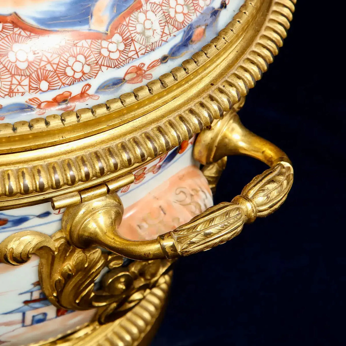 Porcelana Imari China y Cachepots en Ormolu Francés