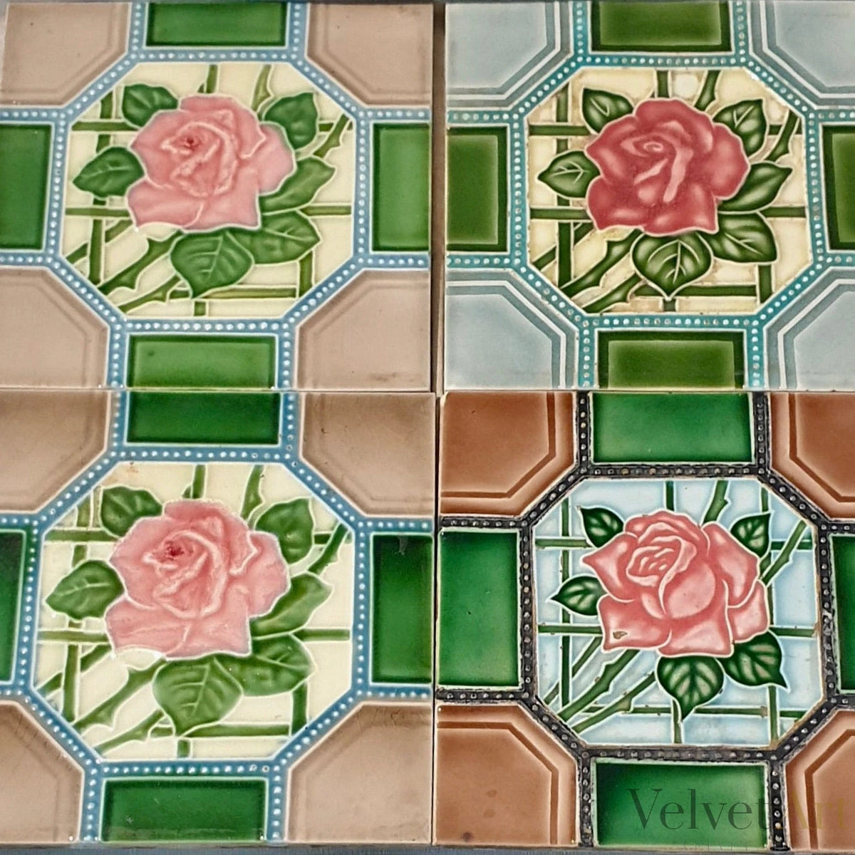 4 azulejos de diseño floral antiguos Majolica