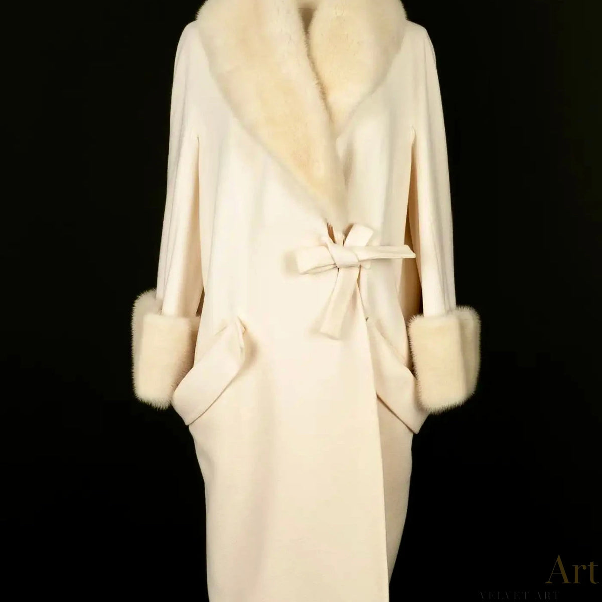 Christian Dior, Abrigo de Visón y Lana Color Hueso – vista 2 de 9