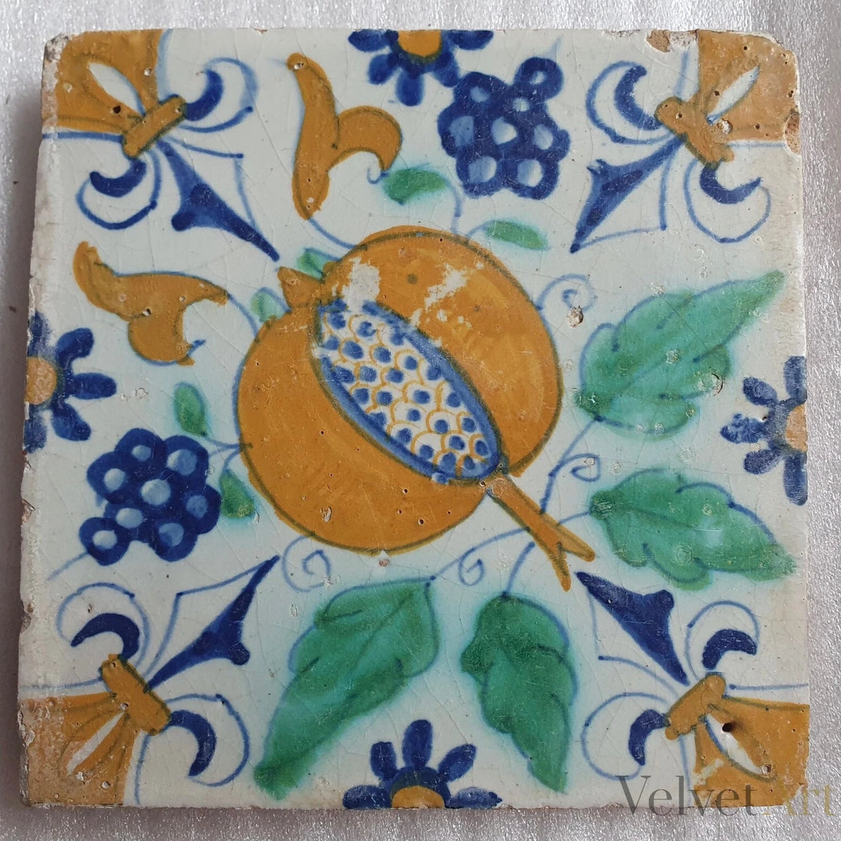 “Granada” | Azulejo dede Delft, Policromo y Grueso | 1600–1625 – Vroege Dikke Tegel