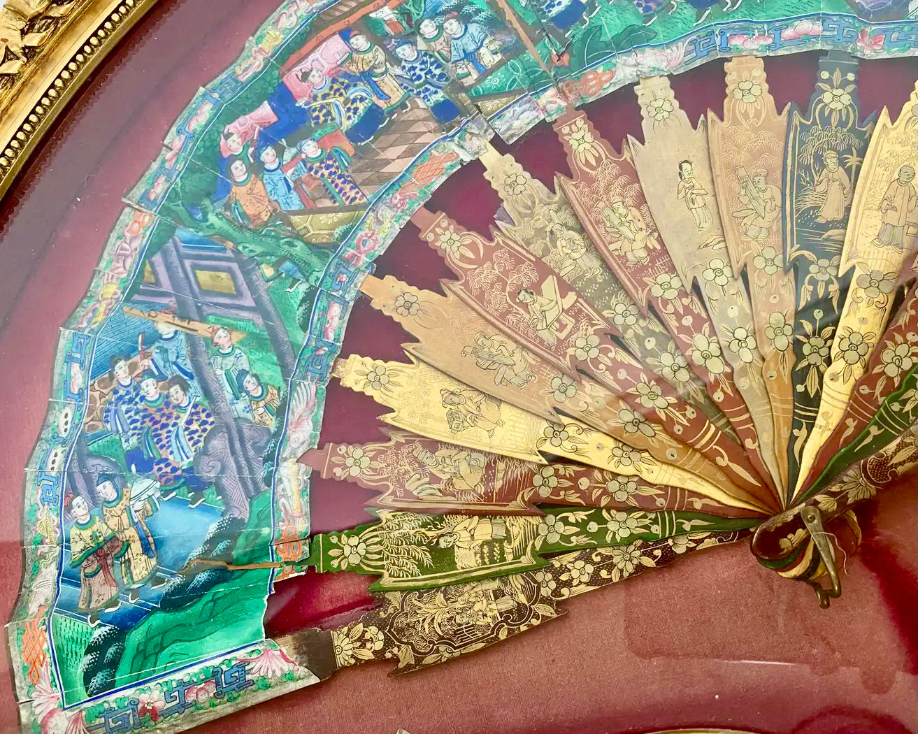 Abanico Chino del Siglo XIX | Dinastía Qing | Pintado a Mano con Caras de Nácar