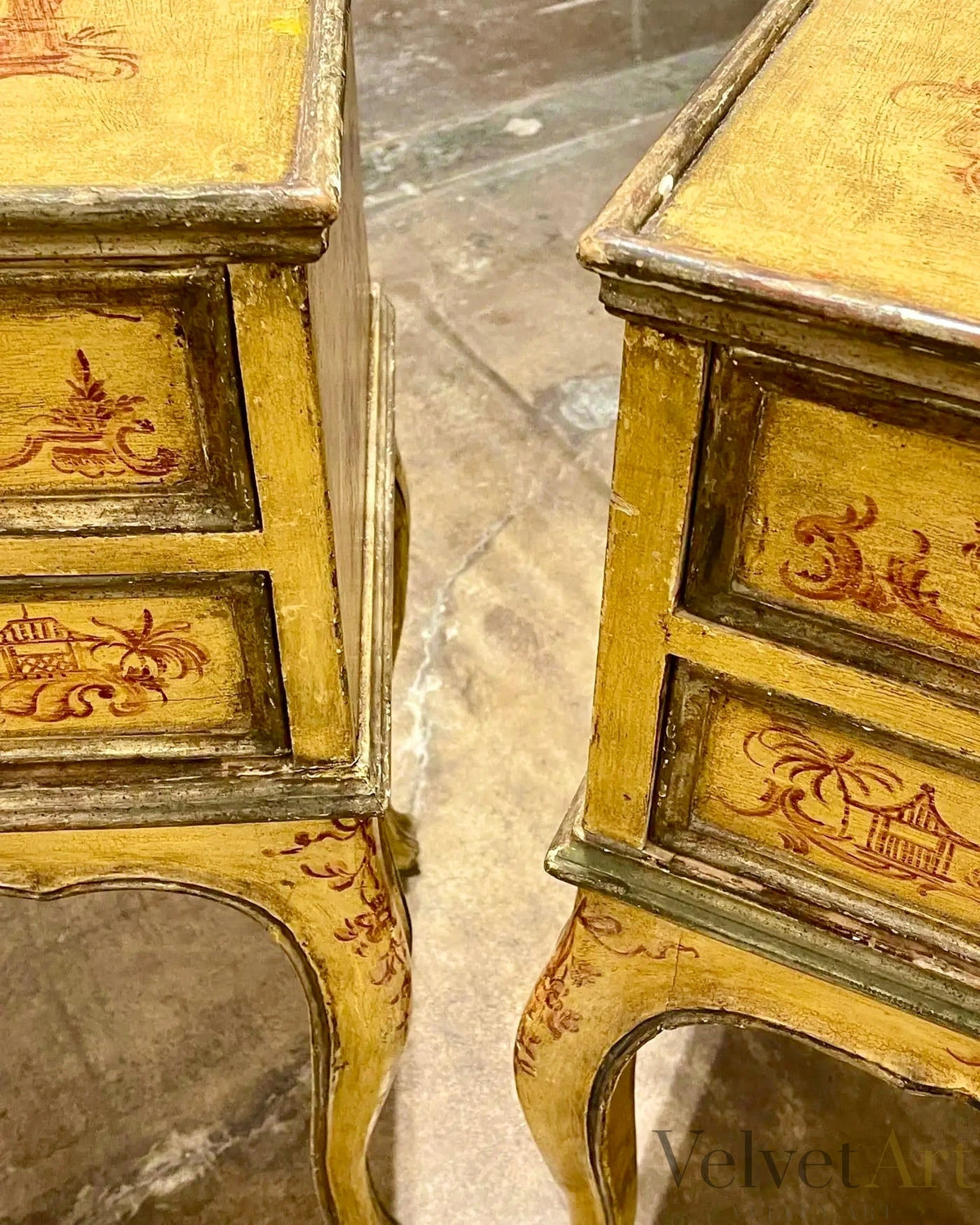 “Mesas Auxiliares Chinoiserie” Italia 1910 | Mueble Pintado con Pátina Original