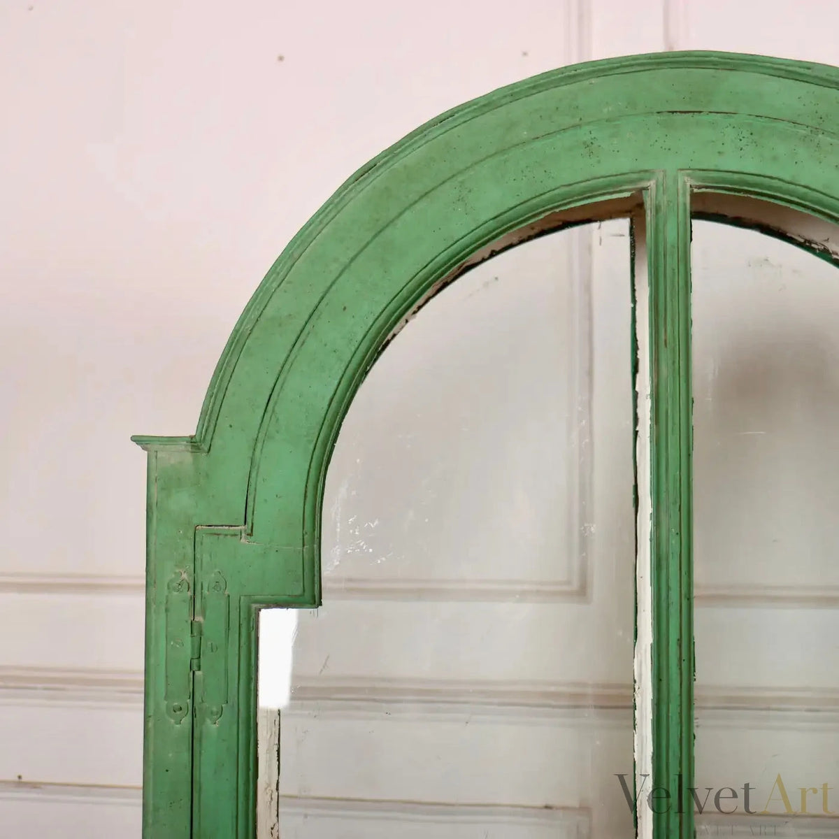 Vitrina Europea de Roble Pintado sobre Peana de 1840