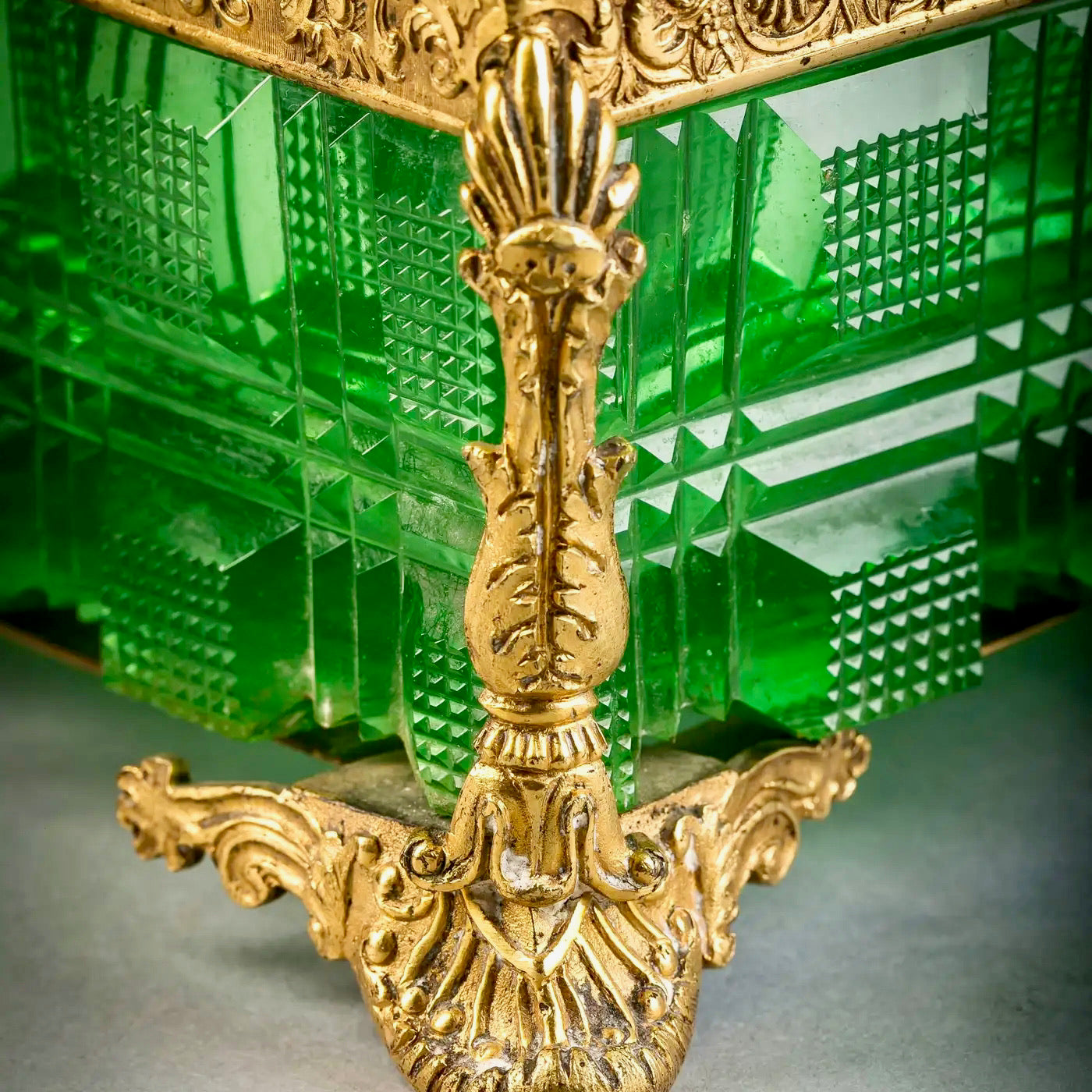 Caja Rusa Verde de Vidrio y Bronce, 1825